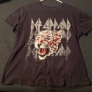 Def Leppard graphic shirt